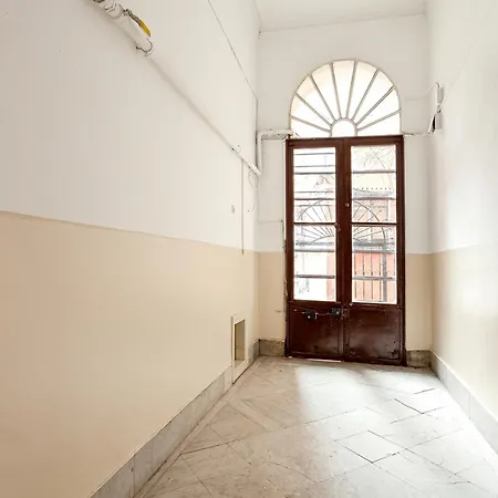 Stylish Flat Near Istiklal Street アパート