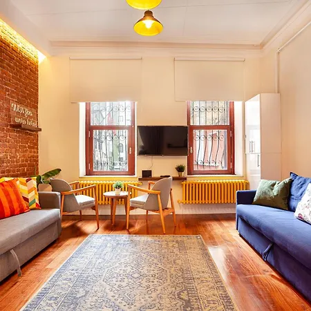 Stylish Flat Near Istiklal Street アパート